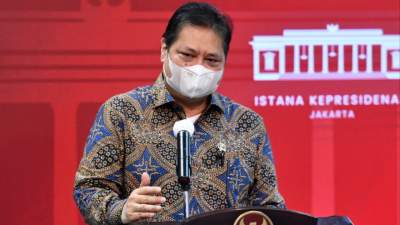 Menko Bidang Perekonomian Airlangga Hartarto, saat jumpa pers di Istana Negara, Jakarta.