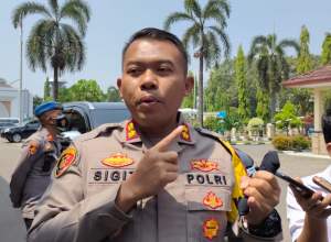 Polisi Siap Bongkar Truk dan Mobil Box