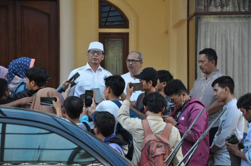 Cegah Corona, WH Tetapkan KLB dan Liburkan Siswa Selama Dua Minggu