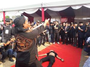 Atraksi Debus, Warnai Harlah dan Pelantikan DPAC BPPKB Kecamatan Balaraja