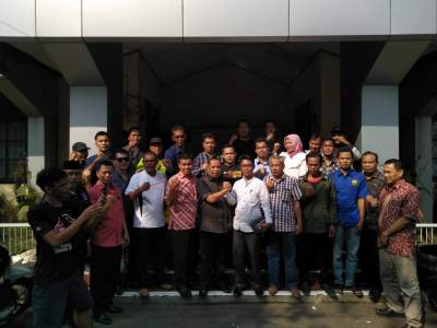 Barohi Serahkan Berkas Pendaftaran Jadi Ketua Koni Kota Serang