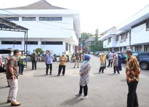 Jaga Imunitas Tubuh, Bupati Serang Ajak ASN Rutin Berjemur di Pagi Hari