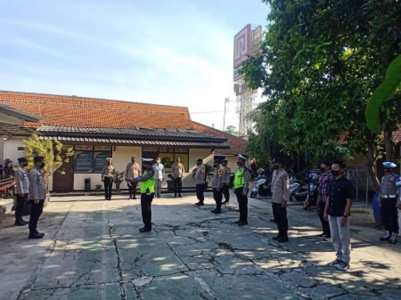 Kapolsek Cikupa Pimpin Apel Pagi dan Beri Arahan Kepada Anggotanya