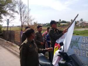 Alat Peraga Kampanye di Kosambi Ditertibkan