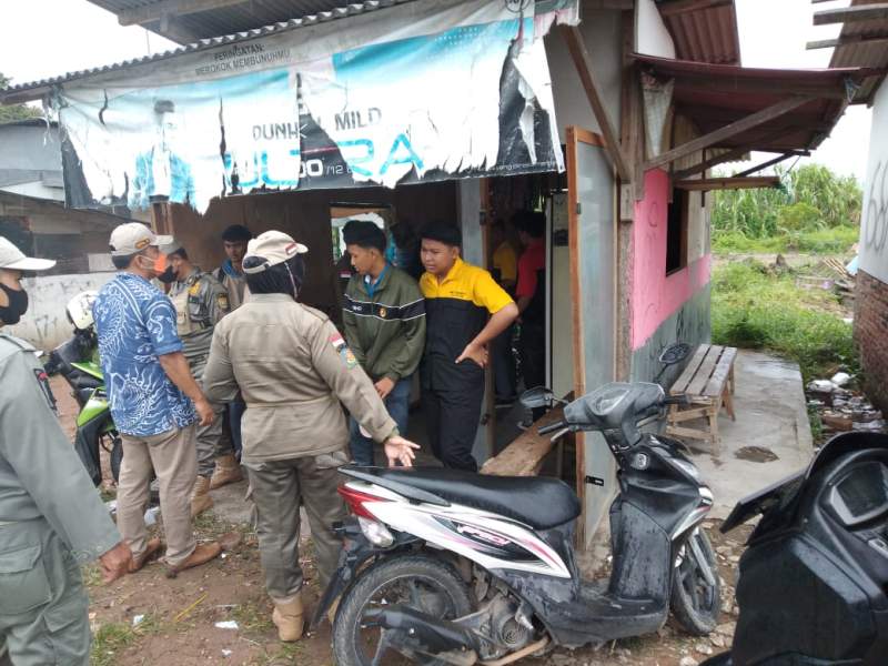 Dinas Satpol PP Kota Cilegon merazia pelajar yang keluyuran saat jam sekolah, Kamis (8/9/2022).