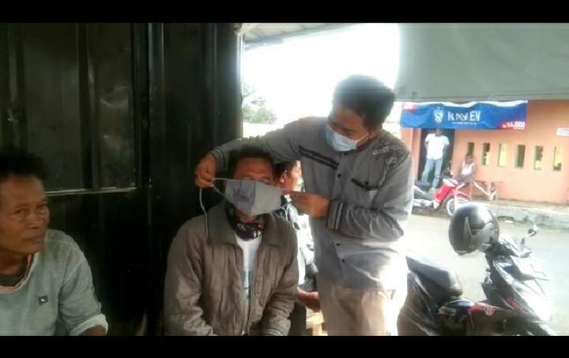 SMSI Pandeglang Berbagi Makser Untuk Tukang Ojek Pangkalan