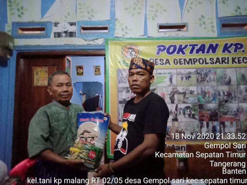 Petani Poktan Kampung Malang Terima Bantuan Benih Padi dan Sayuran