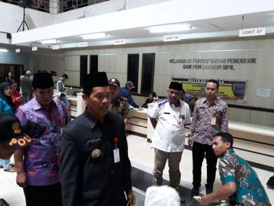 PJ Bupati Tangerang Sidak Dinas Perizinan dan Dinas Catatan Sipil&nbsp;