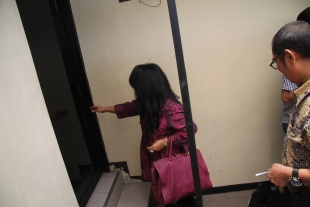 Istri Brigjen (Purn) Resmi Tersangka