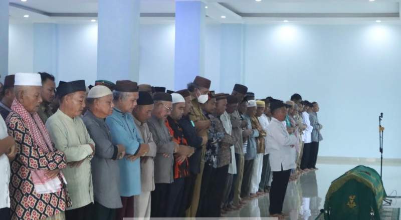 Pj Gubernur Ridwan Djamaluddin Berikan Dukungan Moril untuk Kasatpol PP Prov.Kep. Babel di Rumah Duka