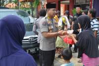 Senyum bahagia, Sambut Kedatangan Tim Jumat Barokah Polda Banten