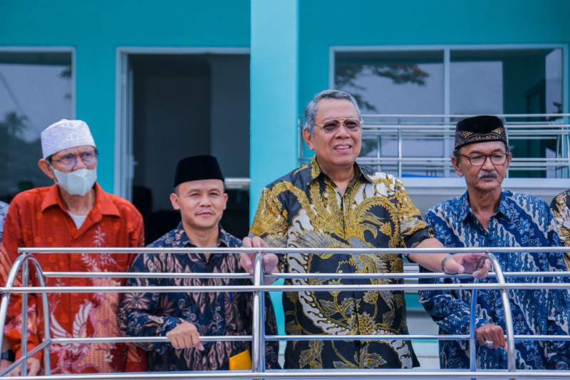 Pemkot Tangsel Serahkan Bantuan Peralatan Pemandian Jenazah dan Keranda ke TPU Sari Mulya