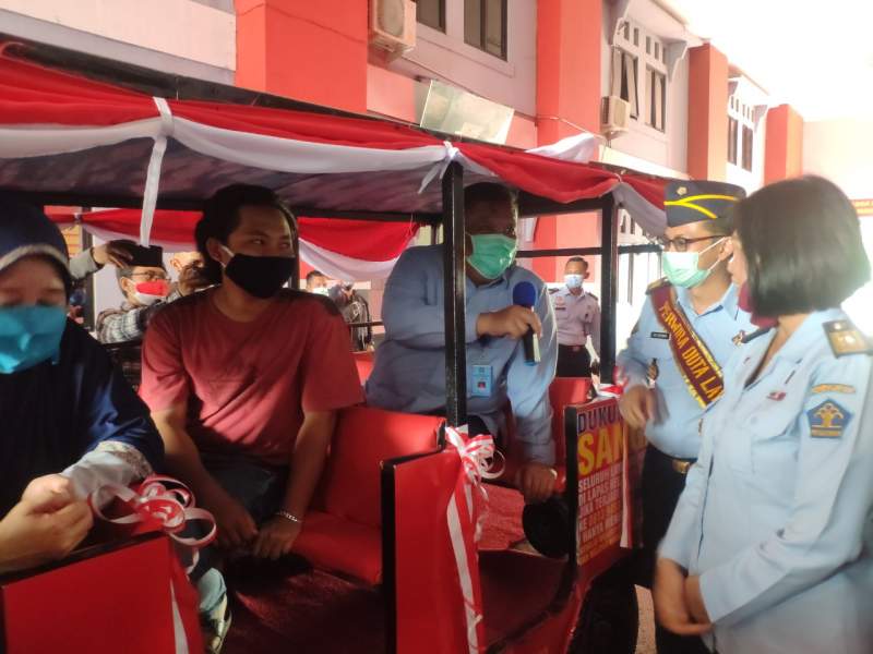 Kepala Kantor Wilayah Kementerian Hukum dan HAM Banten, R. Andika Dwi Prasetya saat meresmikan pengoperasian La-Goon Moda.