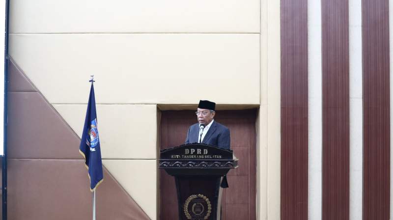 Walikota Tangsel sampaikan jawaban terhadap pandangan fraksi soal Raperda tentang Perubahan Perda Nomor 4 Tahun 2021 Tentang Retribusi Daerah dan Raperda Tentang Pencabutan Perda Nomor 2 Tahun 2014 Tentang Izin Usaha Jasa Kontruksi.