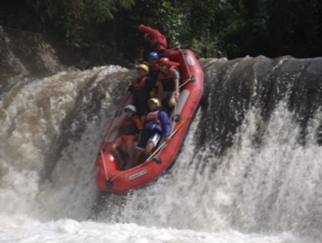 Pengalaman Rafting di Sahabat Air