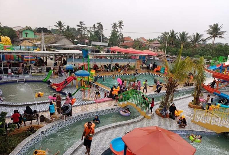 Waterboom Annisa Jaya Buka di Desa Cibetok Gunung Kaler