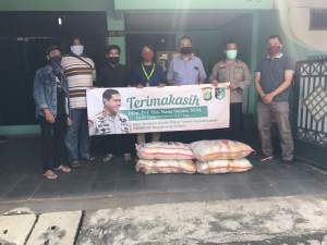 Kapolda Metro Jaya Berikan Bantuan Beras 1 Ton Kepada Dapur Kemanusiaan SEMMI Tangsel.