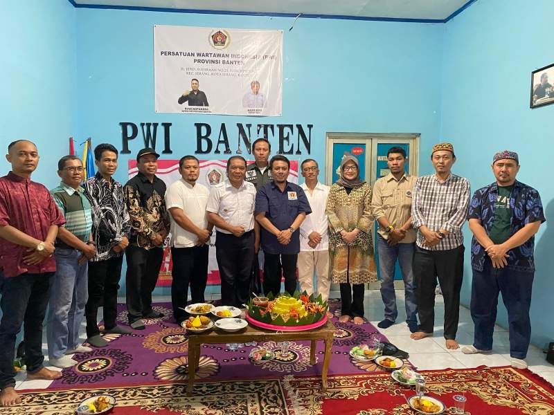 Di Tasyakuran HPN dan HUT PWI, Al Muktabar Harap Pers Jadi Garda Terdepan Kawal Pembangunan di Banten