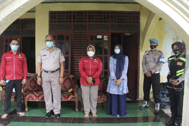 Laksanakan Program Pos Sanjung, Tim Urkes Polresta Tangerang Jenguk Aiptu Sartono