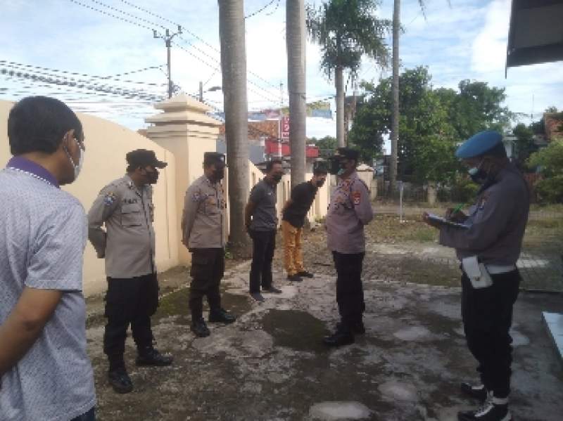 Anggota Polsek Rajeg Serah Terimakan Tugas Jaga dan Cek Tahanan