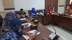 Ketua Pansus Raperda tentang Perikanan, Paramitha Messayu saat rapat finalisasi Raperda Perikanan menjadi Perda.