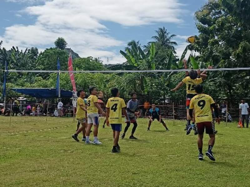 Karang Taruna Gunung Sugih gandeng Chandra Asri gelar tournament Chandra Asri One Day Volleyball-Men 2022, di lingkungan Kopo Nagreg, Kelurahan Gunung Sugih, Kecamatan Ciwandan, Kota Cilegon, Sabtu (29/10/2022).
