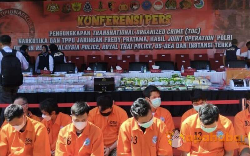 Rilis para tersangka sindikat narkoba kakap internasional Fredy Pratama di Bareskrim Polri, Selasa (12/9/2023).
