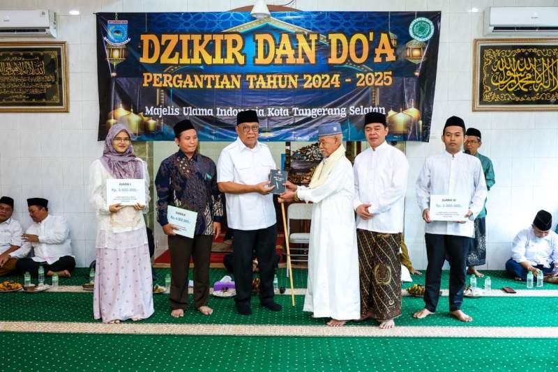 Benyamin Ajak Warga Tangsel Sambut Tahun Baru 2025 dengan Dzikir dan Doa Bersama