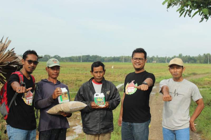 Rumah Tani Serahkan Benih dan Pupuk Bagi Petani Lebak Banten