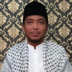 Ketua MUI Kecamatan Pasar Kemis Kyai Solahudin