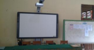 Sekolah Wajib Bisa Mengoprasionalkan IWB