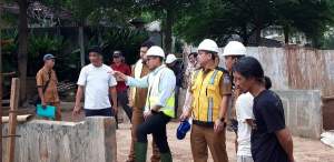 Wakil Walikota Tangsel Tinjau Proyek Pelebaran Kali Cibenda
