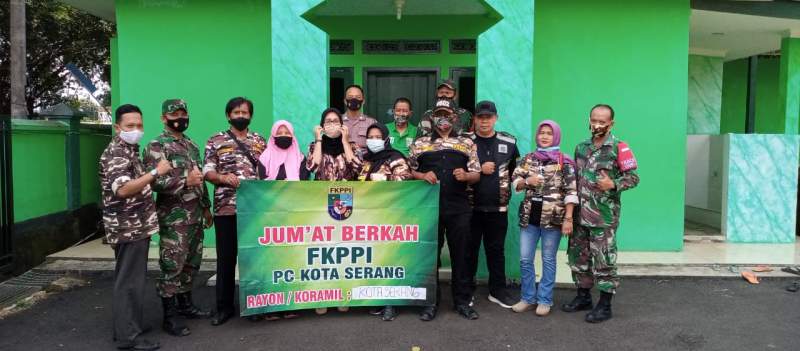 FKPPI Kota Serang Bersama Koramil 0201/Serang Laksanakan Kegiatan Jumat Berkah
