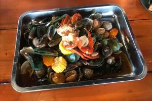 Paket Combo merupakan Kerang hijau, Kerang tahu, Kerang bulu dan Kepiting