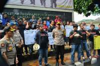 Minta Kasus Dufi Diusut Tuntas,Wartawan Se-Tangerang Raya Gelar Aksi Damai