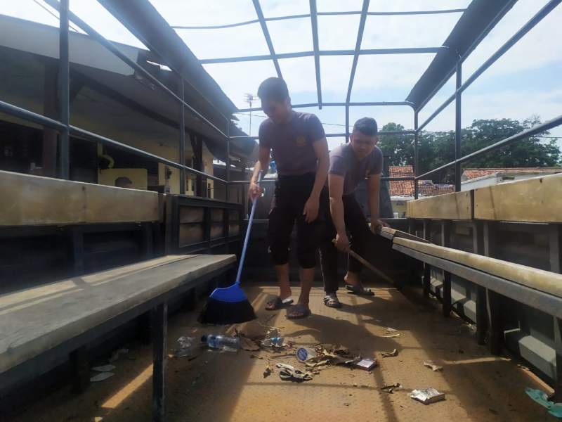 Samapta Polres Pandeglang Cek Berkala  Kendaraan Dinas