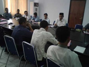 Puluhan Warga Tunjung Datangi BPTPM Serang