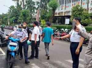 Dishub Tangsel Tertibkan Parkir Liar