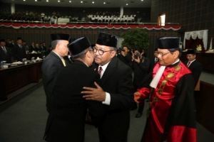 Pelantikan Pimpinan DPRD Provinsi Banten Berjalan Lancar