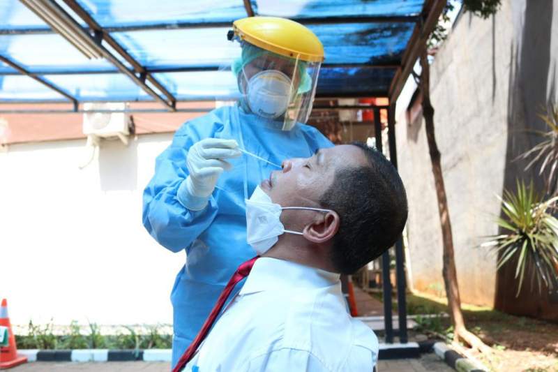 PTM Terbatas Kapasitas 100 Persen, 1300 Tenaga Pendidik di Swab PCR