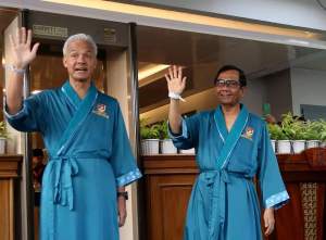 Capres Ganjar Pranowo saat tiba di RSPAD Gatot Soebroto, Jakarta, Minggu (22/10/2023).