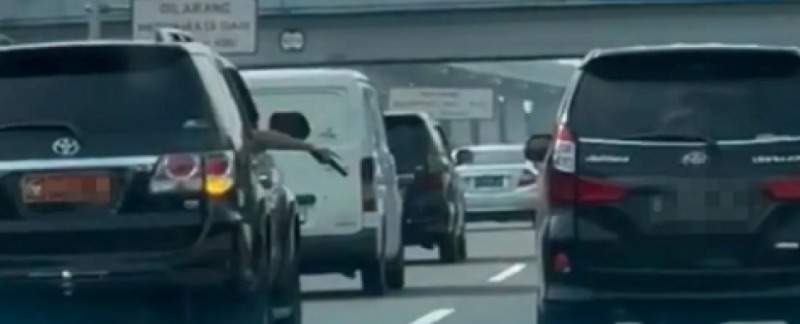 Pengendara yang Todongkan Pistol di Tol Jagorawi Diketahui Oknum TNI