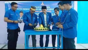 Viral, Video Syukuran Potong Tumpeng Kader Demokrat Atas Hijrah WH Beredar