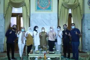 Momen Hari Ibu, Bupati Serang Dapat Apresiasi dari Milenial