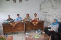 Anggota dewan saat resses dengan masyarakat Kecamatan Cikedal