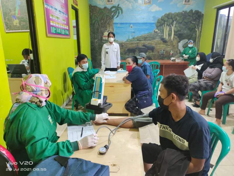 Wujudkan Herd immunity, Pemdes Rawa Kidang Gelar Vaksinasi Kepada Warga