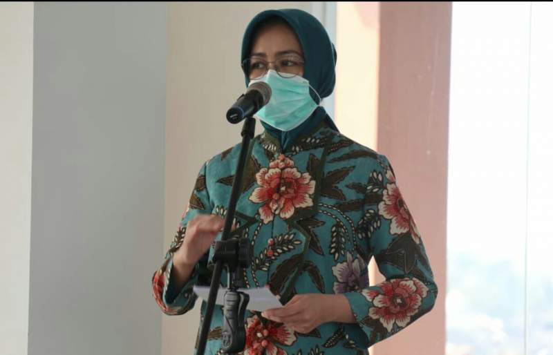 Airin Minta Panitia Pembagian Daging Kurban Antar Langsung ke Warga