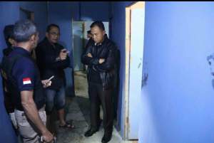 Pria Tanpa Identitas Tewas Dengan Luka Tusukan di Punggung