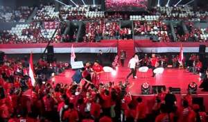 Video Gibran Tolak Dipakaikan Jaket PSI Heboh di Dunia Maya