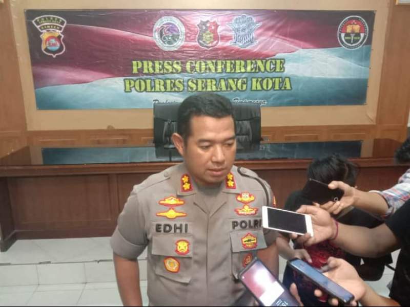 Polisi Periksa Dua Warga Serang Yang Pasang Spanduk King Of The King